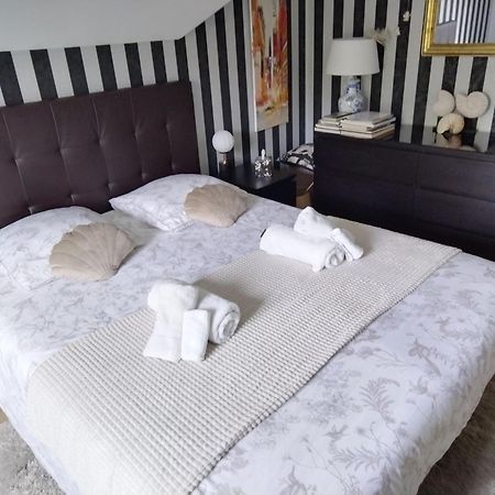 Bed and Breakfast Chez Helene Сен-Кулом Екстер'єр фото